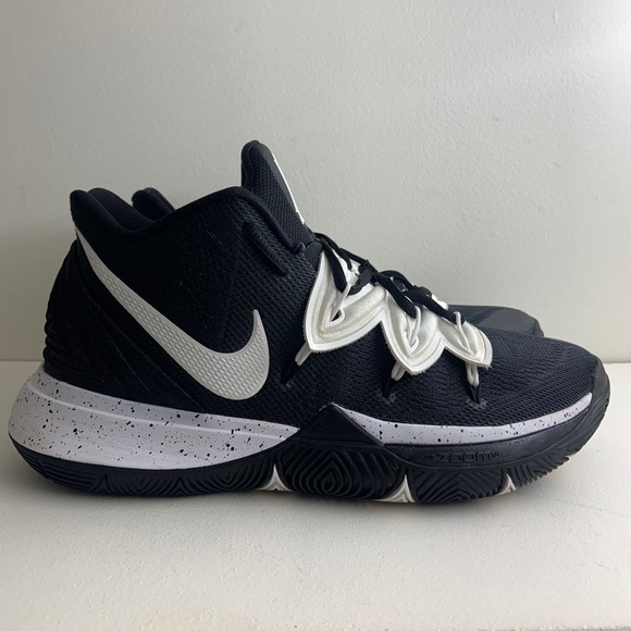 black kyrie 5s